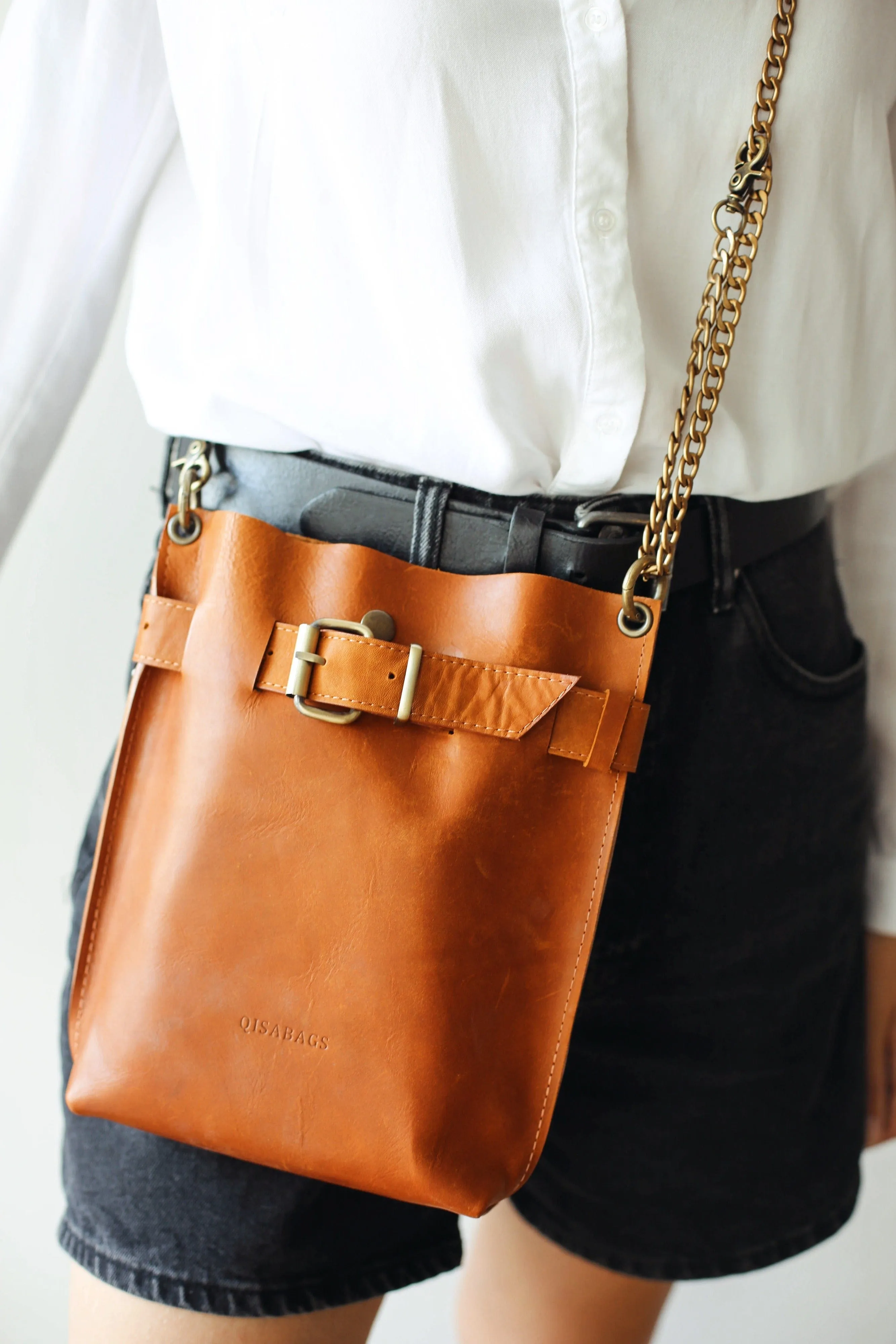 Brown Leather Bag w/Chain