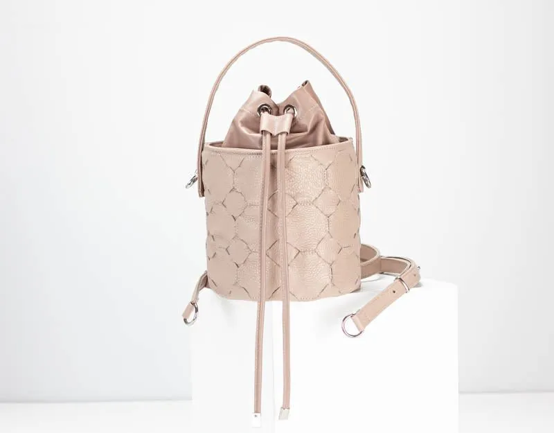 Helon mini bucket bag - Handwoven powder pink leather