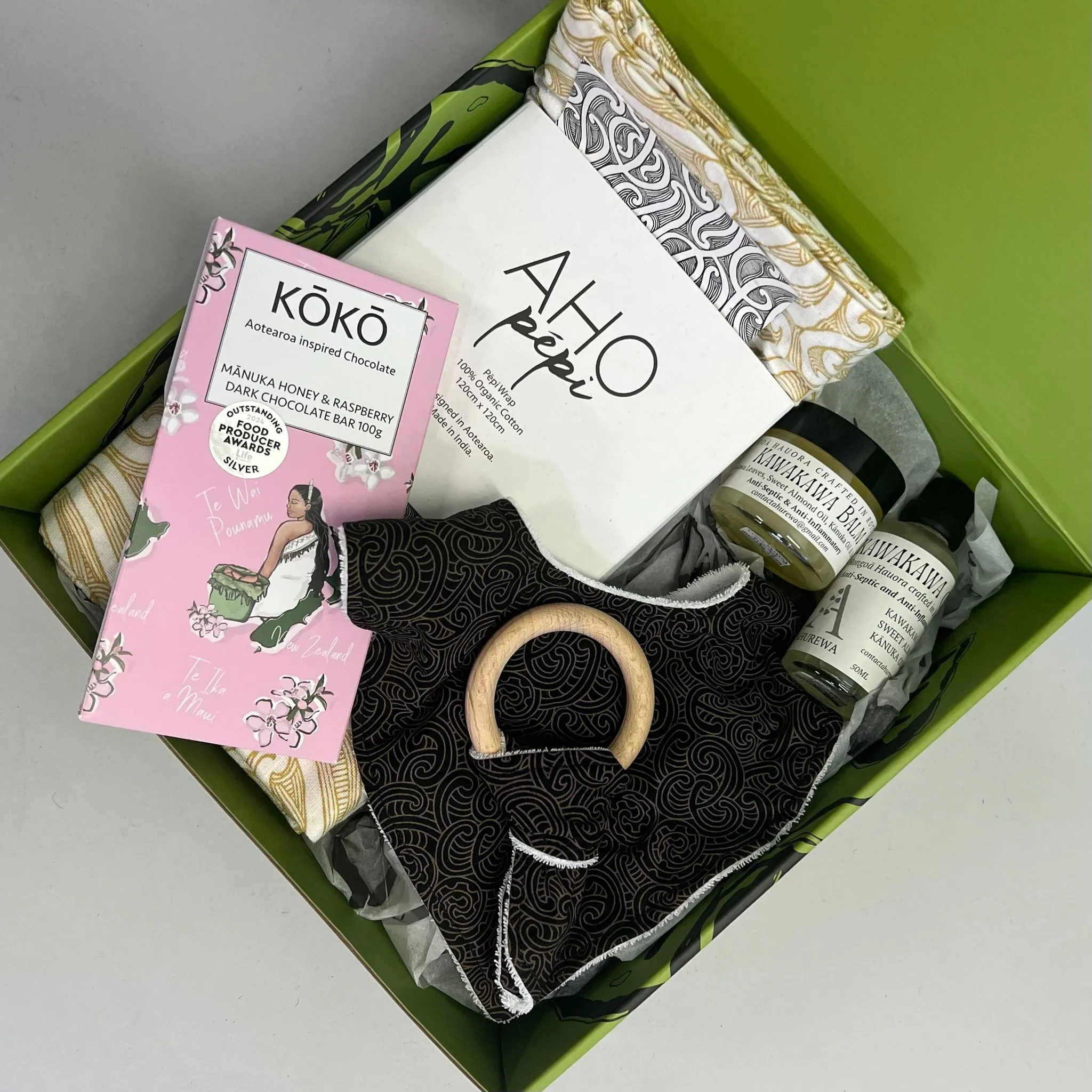 MĀMĀ Gift Box - Kōura