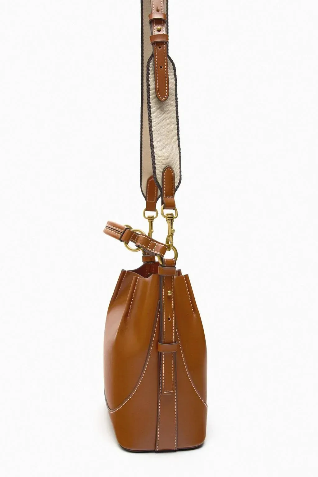 Uniwim Delaney Wide Strap Bucket Bag